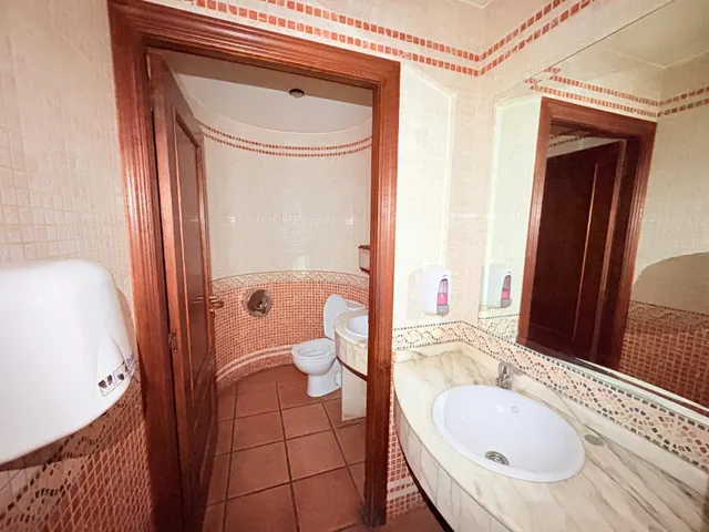 LOCAL TOTALMENTE ACONDICIONADO - LISTO PARA FUNCIONAR con posibilidad de alquiler!!! — 12