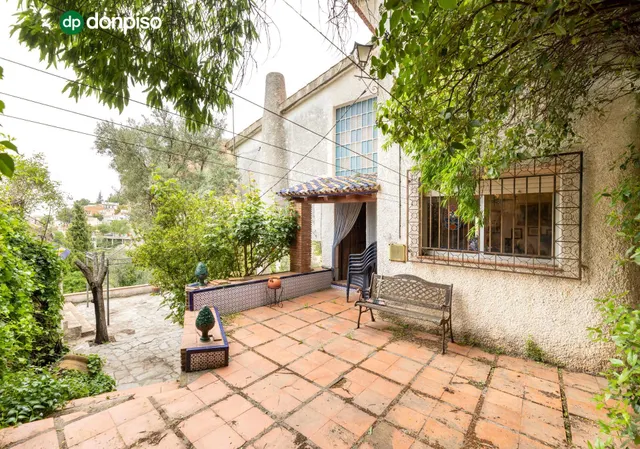 Chalet con gran parcela en Cogollos — 2