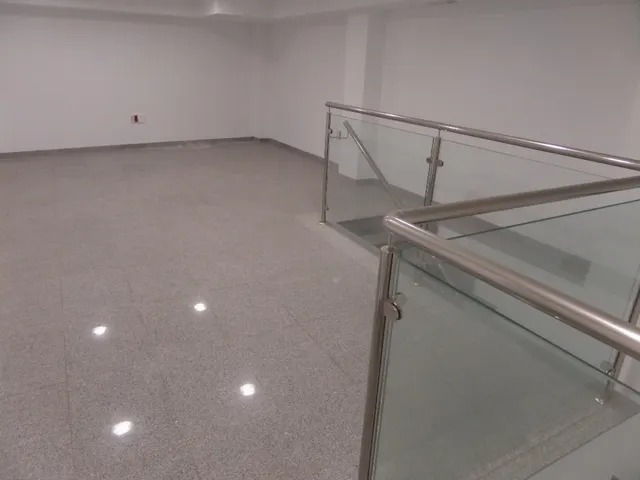 LOCAL COMERCIAL EN ZONA CRUCERISTA — 3