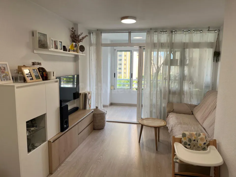 Piso reformado con dos dormitorios, piscina y parking propio en zona juzgados, Benidorm