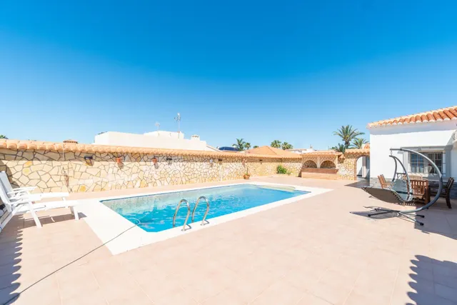 CHALET independiente con piscina privada y parcela segregable de 809 m2 en Torreta Florida — 23