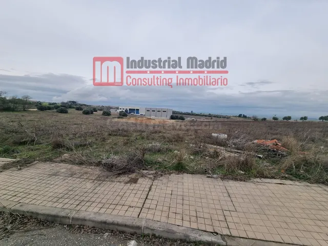 PARCELAS INDUSTRIALES, COMERCIALES Y HOTELERAS EN UBICACIÓN 