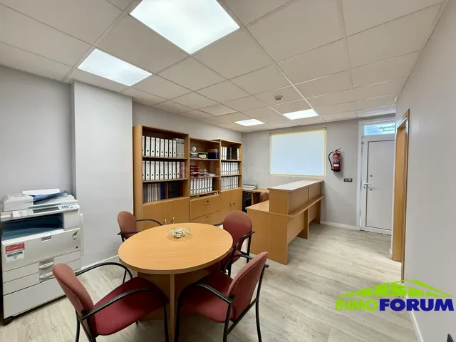 LOCAL COMERCIAL CON CAMBIO DE USO Y PROYECTO INCLUIDO - foto 2