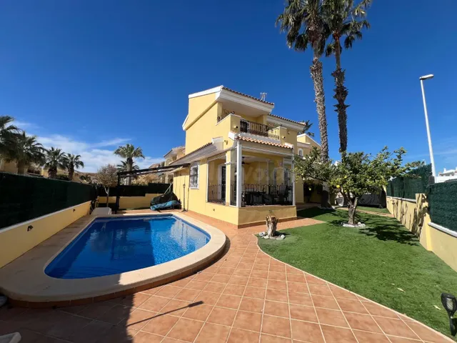 Villa 3 habitaciones 142m² en venta - Lomas de Cabo Roig-Los