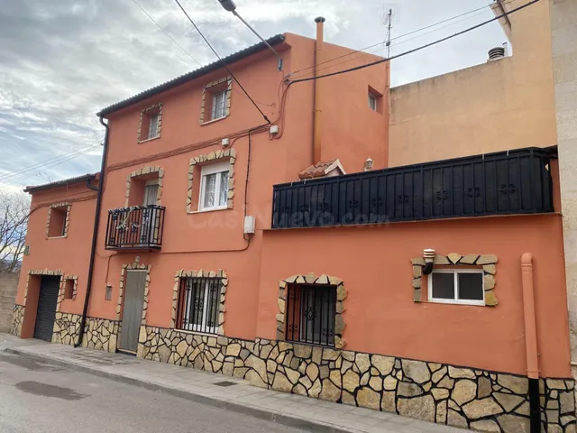 EN VENTA CASA EN MONREAL DEL CAMPO - foto 2