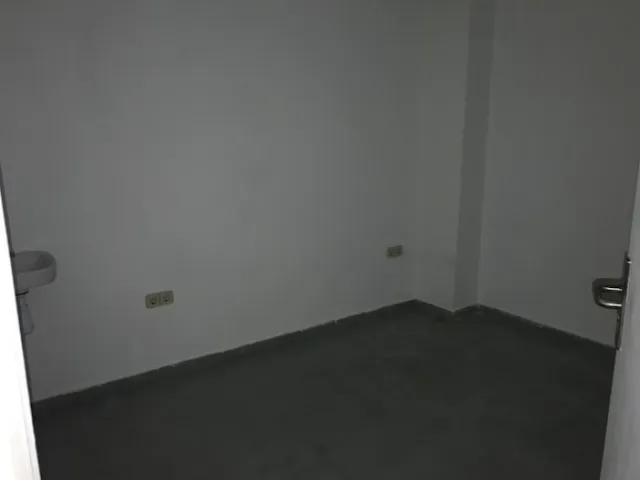 VENTA DE LOCAL COMERCIAL EN VISTALEGRE, FRENTE COLEGIO MARISTAS, 137 m2. — 8