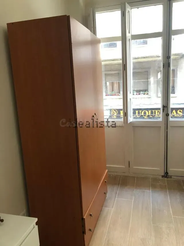 Alquiler de piso en Calle Angel Guimerà — 18