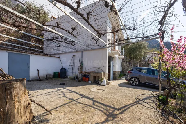 FINCA URBANA ÚNICA CON DOS VIVIENDAS EN GÜÉJAR SIERRA - foto 4
