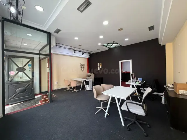 Magnífico local comercial en el centro de Chiclana — 2