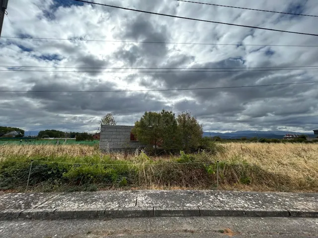 Casa Solar en Construcción con Amplia Parcela y Vistas Espec - foto 2