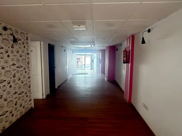 Avenida de la Constitución. Alquiler local comercial 93 m2. — 10