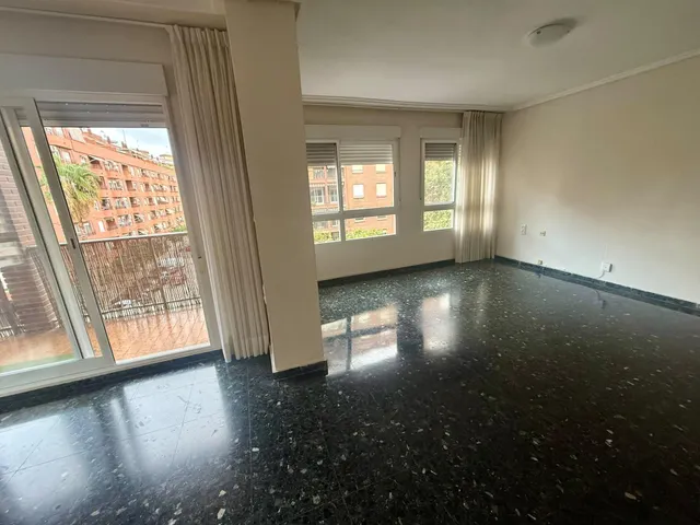 Alquiler vivienda vacia junto calle Bilbao y calle Almazora.NO COMISION AGENCIA. — 6