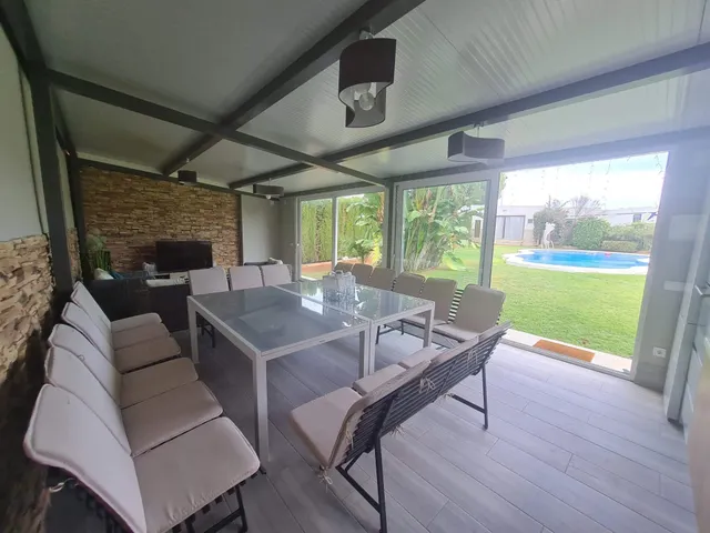 CHALET INDEPENDIENDIENTE EN PARCELA DE 1.450 M2, PISCINA Y AMPLIAS ZONAS EXTERIORES — 27