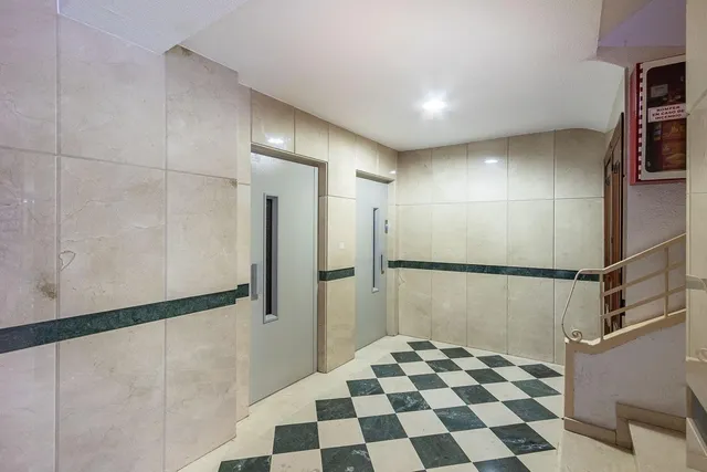 Piso reformado en Avenida Barcelona — 18