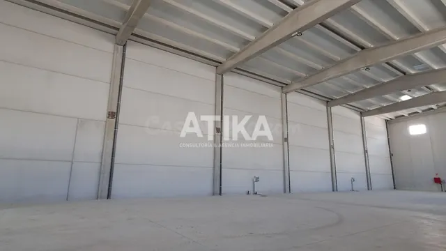 NAVE INDUSTRIAL EN ALQUILER 1000M2 DE NAVE MÁS OFICINAS EN O - foto 4
