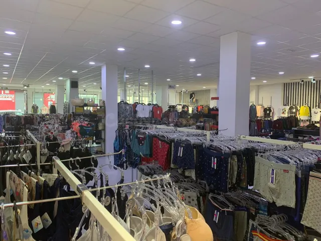 Gran local comercial en la Avenida de Finisterre - foto 5