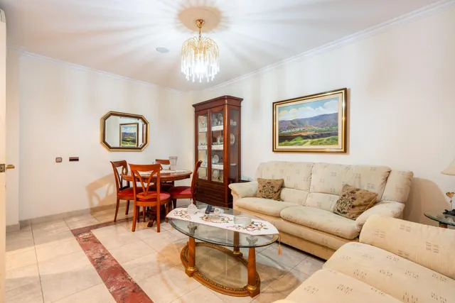 UNA CASA CON ALMA EN EL CORAZÓN DE ALMERÍA: 278 m2 Y DOS TERRAZAS PARA DISFRUTAR — 12