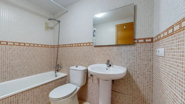 ESTUPENDO PISO CON INQUILINOS EN MONCOFA - SOLO INVERSORES — 30
