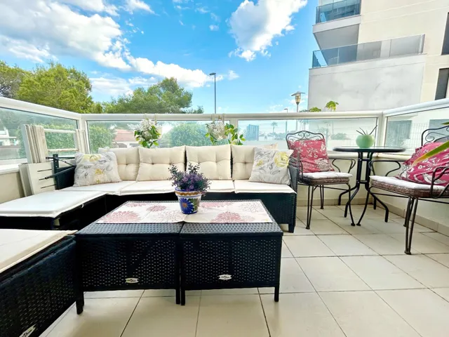 Acogedor apartamento en planta baja con piscina cerca de la  - foto 2