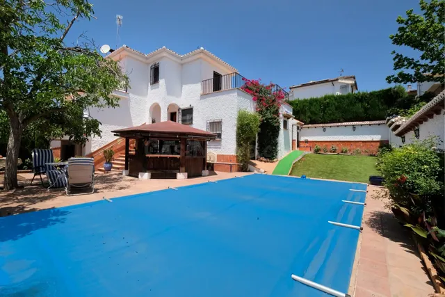 Chalet independiente en Urb. Monteluz – Primera Fase, la más