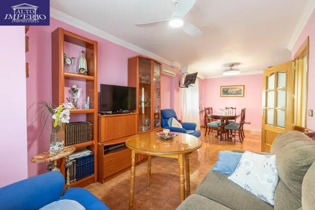 Casa independiente a 5 minutos de Granada en buen estado para entrar a vivir — 28