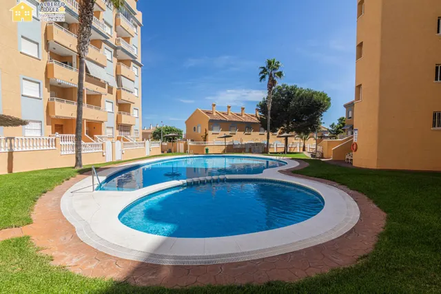 Bungalow en venta en urbanización Las Arenas 2, Arenales del Sol. — 40