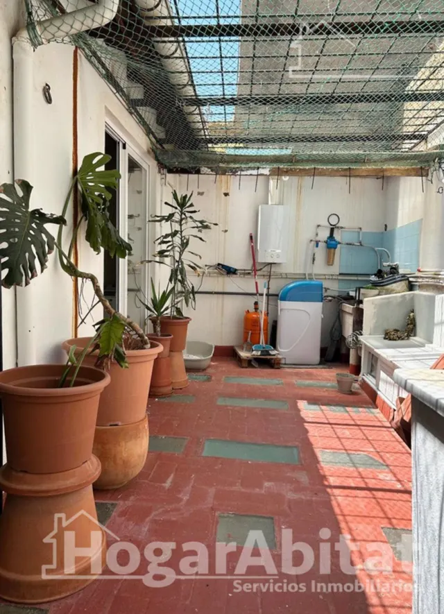 Tradición y calidez mediterránea en esta emblemática casa de pueblo reformada con chimenea, patio — 7