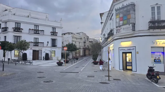 LOCAL COMERCIAL EN EL CENTRO DE CHICLANA — 12