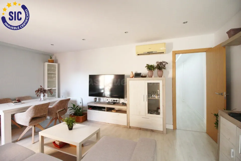 AMPLIA VIVIENDA REFORMADA DE 4 habitaciones CON ASCENSOR EN TORRENT