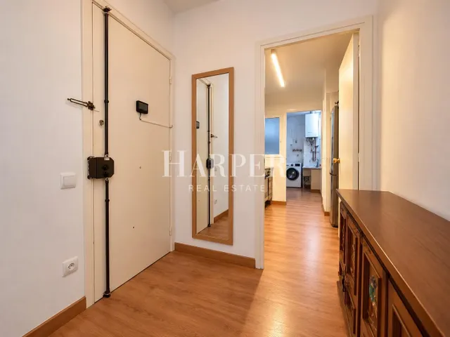 Luminoso piso con espacios exteriores privados en Eixample, Barcelona — 7