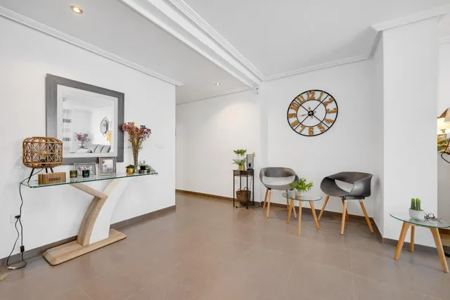Apartamento de 3 dormitorios 1 baño 1 aseo en Torrevieja (playa del cura) — 19