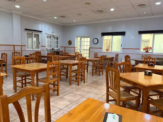 Tu próximo negocio puede empezar aquí: local equipado en Alm - foto 4