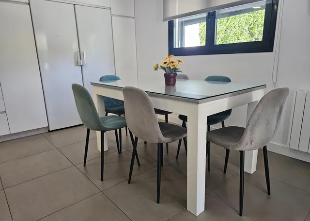 Vivienda unifamiliar pareada en urbanización de 18 vecinos, de 2019, con 230 m2 construidos, 200 m2 de jardín y piscina comunitaria, ubicada en la mejor zona de Córdoba — 9