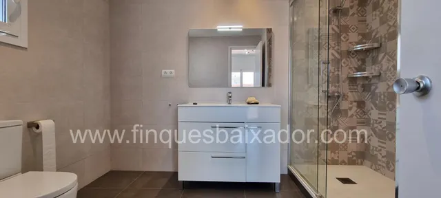 ¡FINQUES BAIXADOR PRESENTA ESTA CASA A 4 VIENTOS EN LA PLAYA! — 26