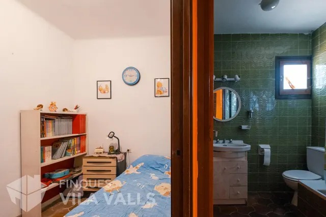 Casa con gran jardín en la naturaleza — 11