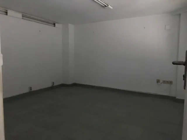 VENTA DE LOCAL COMERCIAL EN VISTALEGRE, FRENTE COLEGIO MARISTAS, 137 m2. — 6