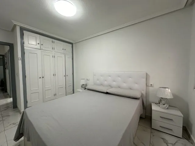 APARTAMENTO DE 2 DORMITORIOS 2 BAÑOS EN TORREVIEJA — 16
