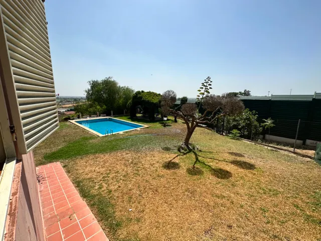 Exclusiva finca rústica con chalet independiente en la carretera Coria del Río - Palomares — 2