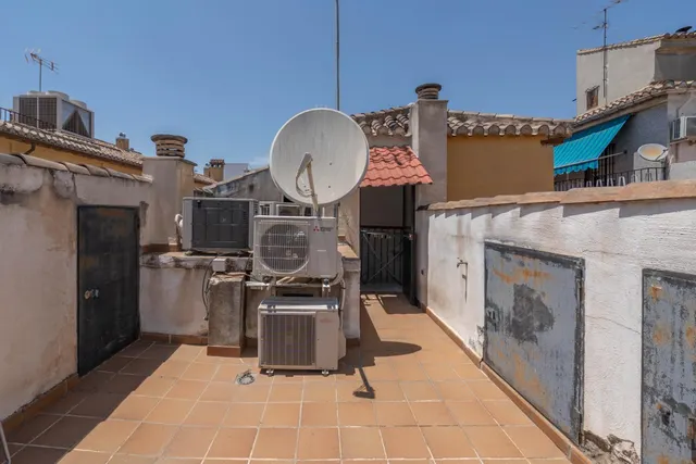 VENTA DE CÉNTRICO PISO CON LICENCIA TURÍSTICA - GRANADA — 36