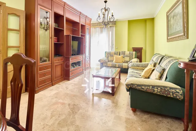 SE ALQUILA BONITA VIVIENDA EN BENETUSSER — 5