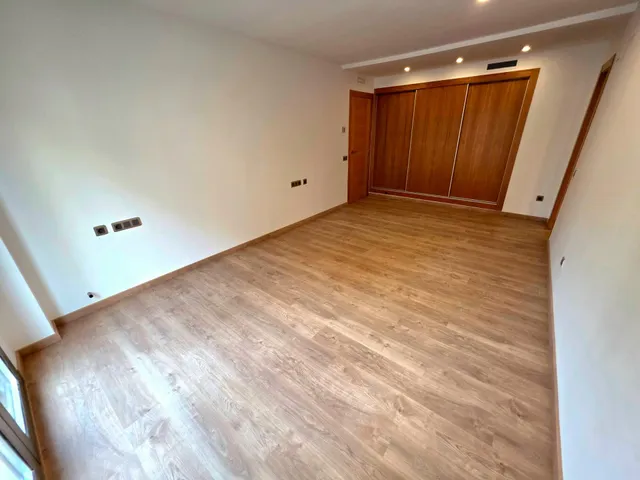 Exclusiva vivienda a estrenar en Castellón sin muebles — 25