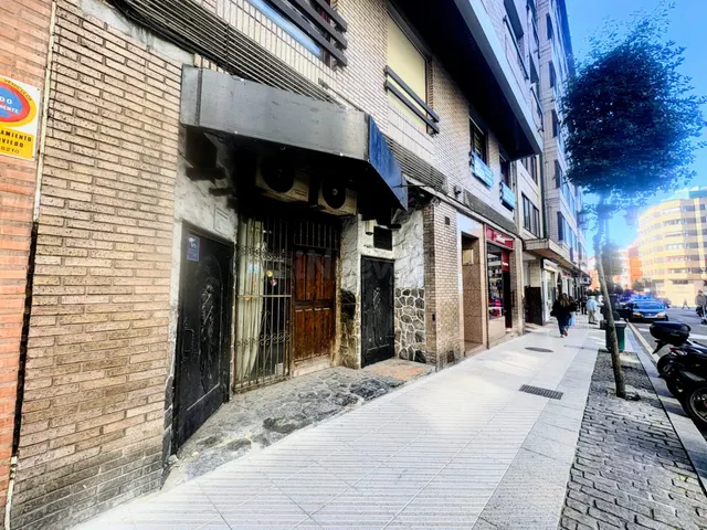SÓTANO COMERCIAL EN EL CENTRO DE OVIEDO - foto 2