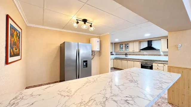 UNA CASA PARA VIVIRLA, DISFRUTARLA Y HACERLA TUYA EN BENIMODO — 40
