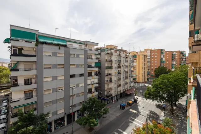 PISO DE 3 DORMITORIOS CON TERRAZA Y VISTAS EN EL ZAIDÍN – 5.ª PLANTA CON ASCENSOR — 11