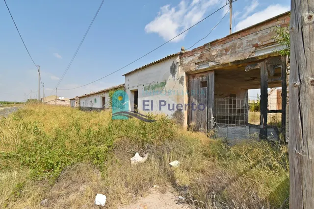 SOLAR URBANO CON EDIFICACIONES EN RUINA EN LA PINILLA - REF 