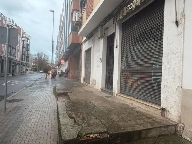 LOCAL COMERCIAL EN PLENO CENTRO, CON POSIBILIDAD DE HACER AP - foto 3