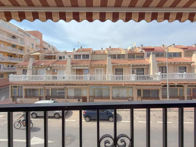 Apartamento de 2 habitaciones  con espaciosa terraza junto a todos los servicios — 5