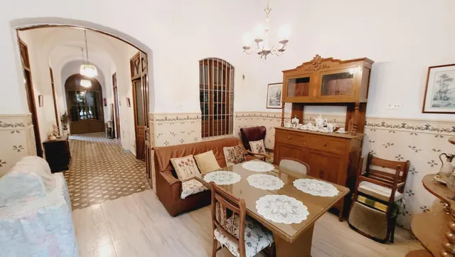SE VENDE PLANTA BAJA CON COCHERA — 19