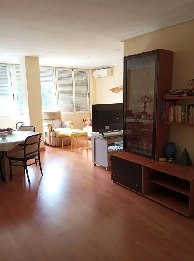 Se vende un piso estupendo en una zona perfecta de Valencia  - foto 4