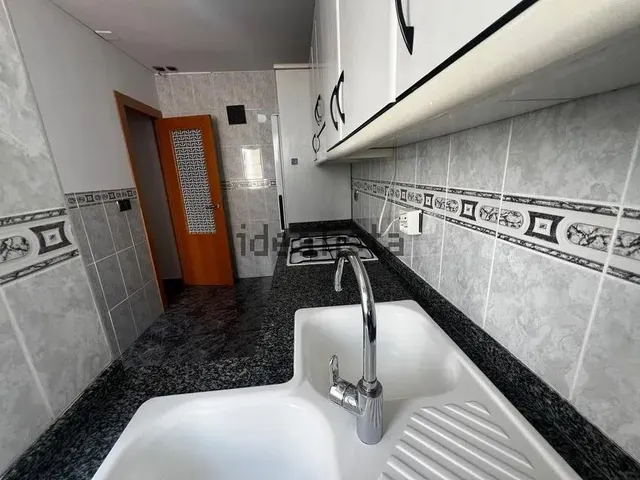 Alquiler de piso en Calle de Lluís Oliag, 43 — 22